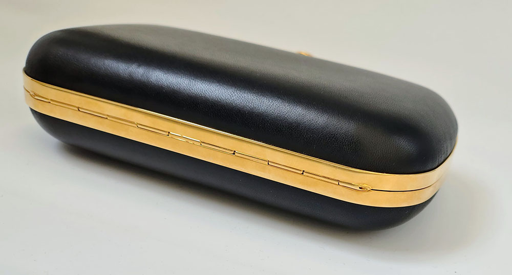 Alexander McQueen - Skull Four-Ring Clutch in Leather - Imagen 3